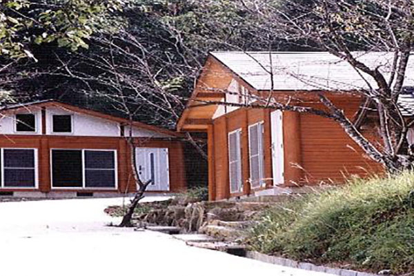 産島バンガロー